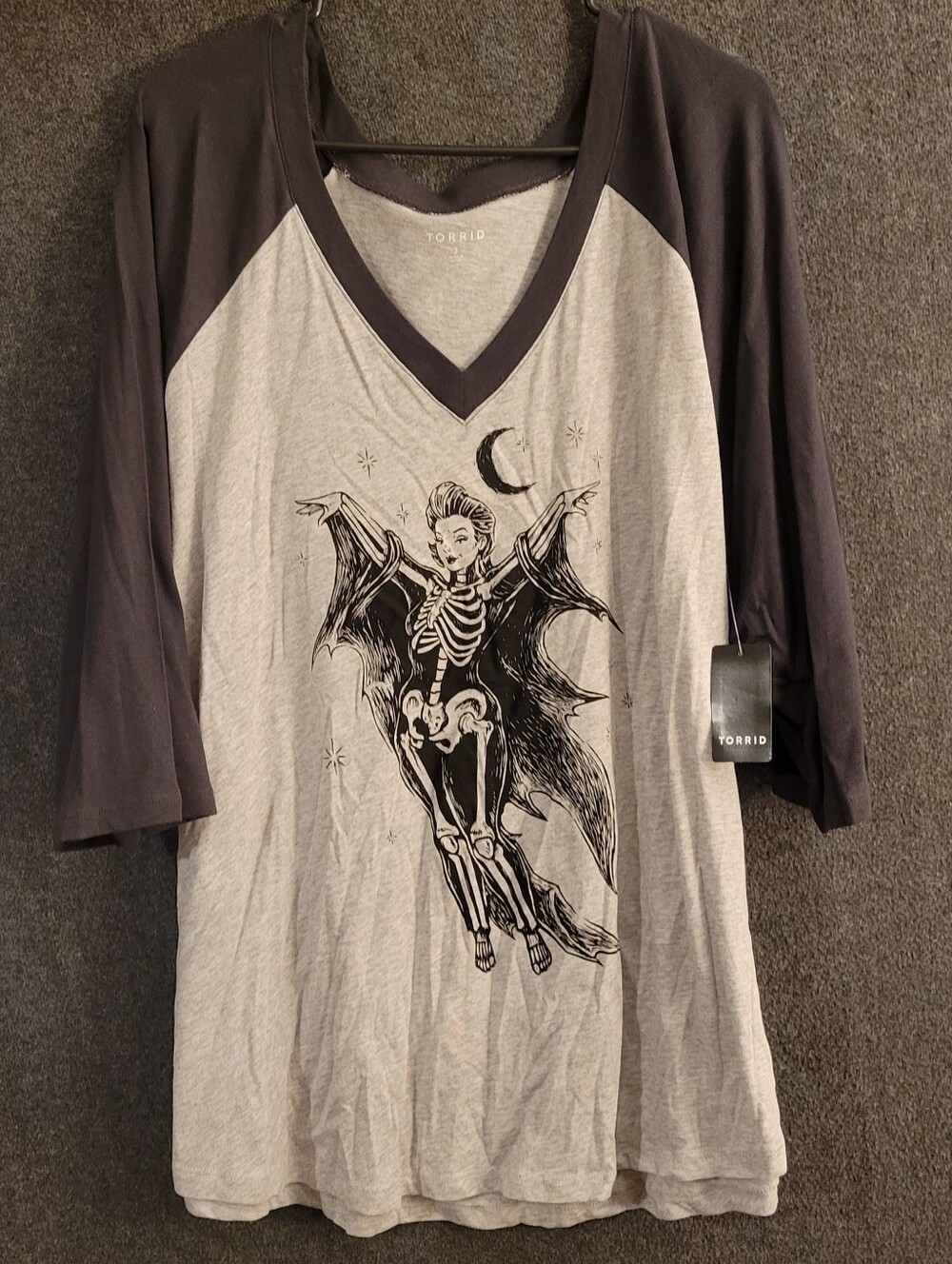Torrid Gray and Black Skeleton Witch Bat V-Neck Raglan Tee with 3/4 Sleeves